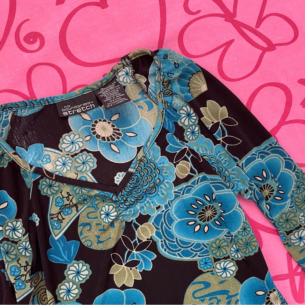 Vintage Y2k No Boundaries retro floral top